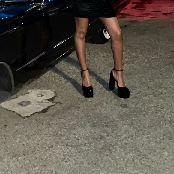 Aldo Black Platform Heels - Picture 5 of 5